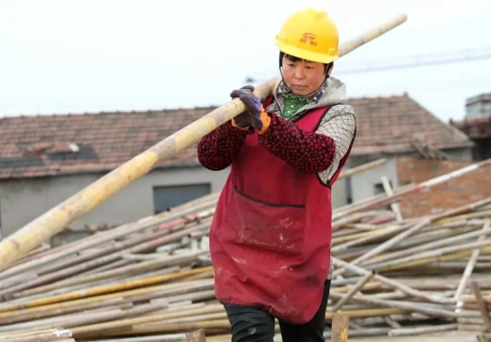 施建银.webp.jpg 施建银.webp.jpg